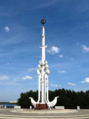 Стела на Адмиралтейке - символ колыбели Российского флота
