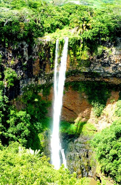 Один из водопадов национального парка Ущелье Черной реки