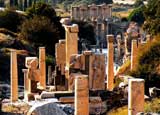 Античные развалины в городе Эфес