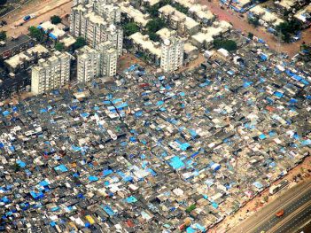 Трущобы Мумбаи - вид с самолета